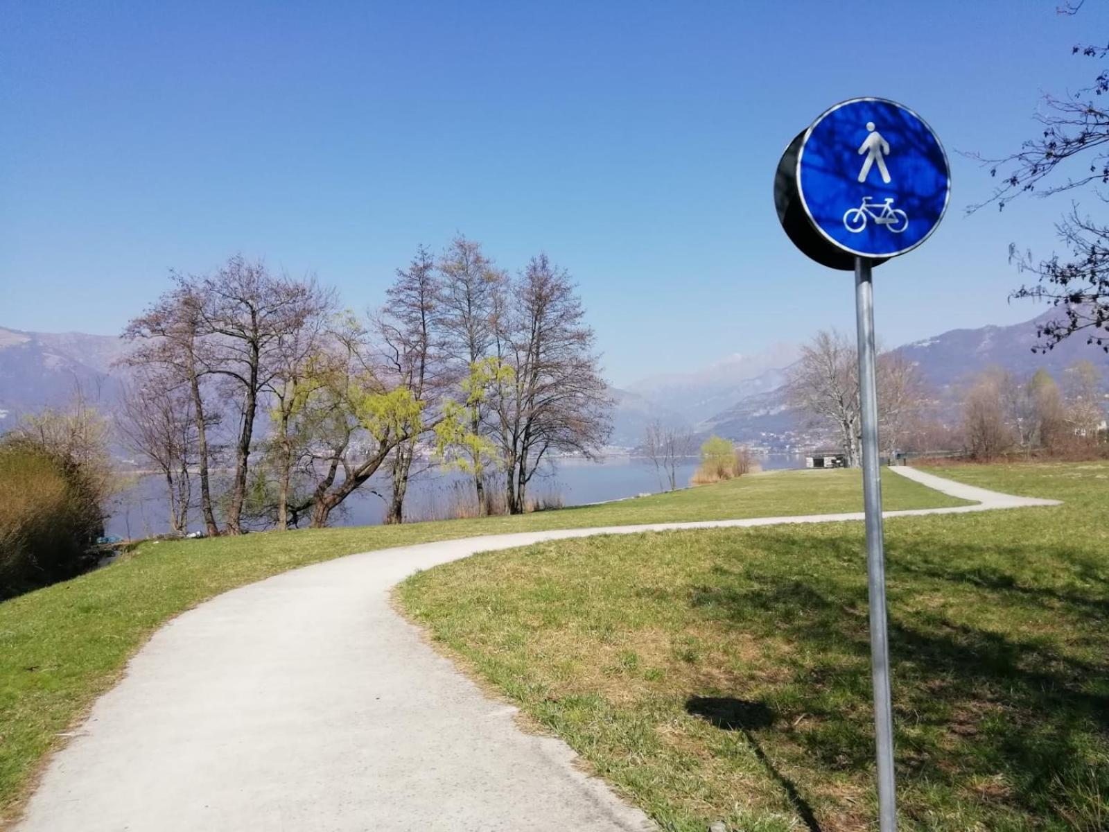 La Poesia Del Lago Oggiono Exterior foto